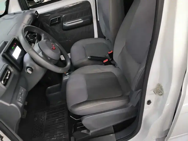 Wuling Zhiguang NEV — Фото автомобиля 14