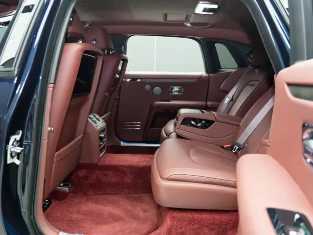 Rolls-Royce Ghost — Фото автомобиля 11