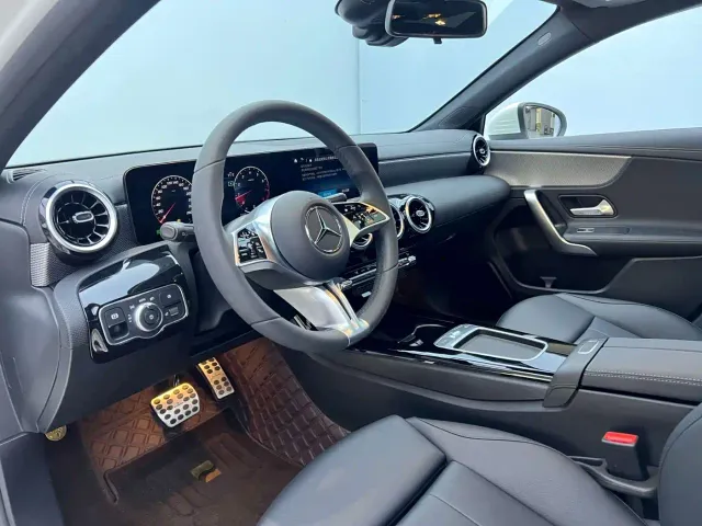 Mercedes-Benz A-Class — Фото автомобиля 10