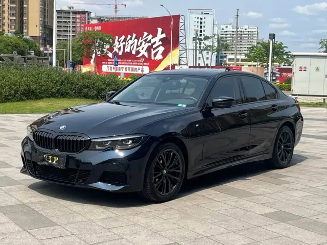 Фотография автомобиля — BMW 3 Series