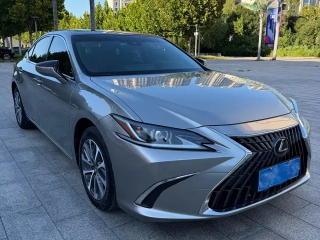 Lexus ES — Фото автомобиля 7