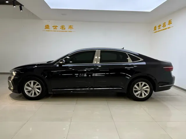 Volkswagen Passat — Фото автомобиля 4