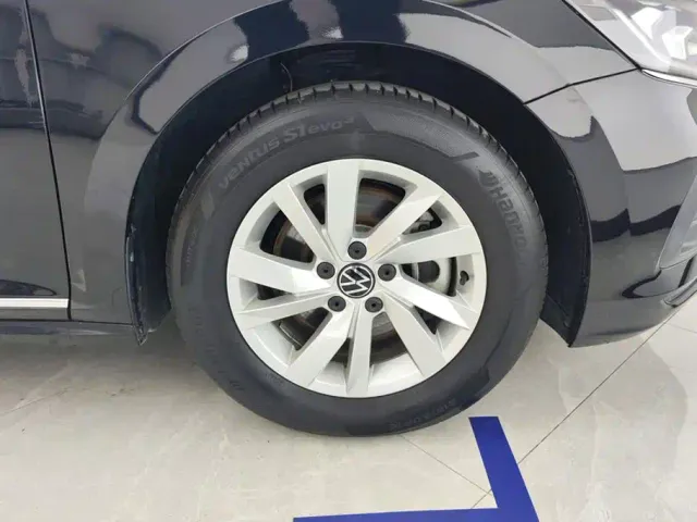 Volkswagen Passat — Фото автомобиля 6