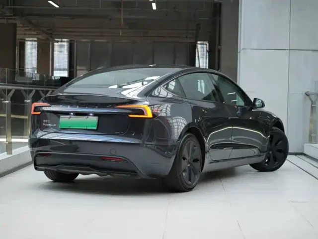Tesla Model 3 2023 Rear-Wheel Drive — Фото автомобиля 2