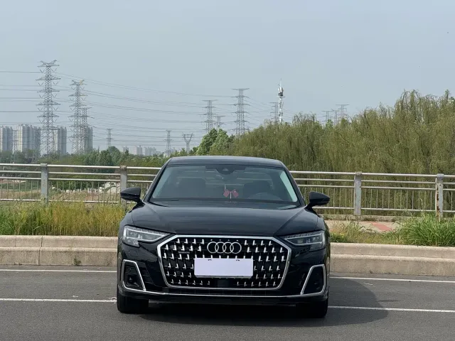 Audi A8 — Фото автомобиля 2
