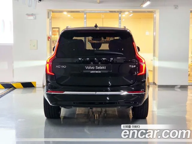 Volvo XC90 — Фото автомобиля 4