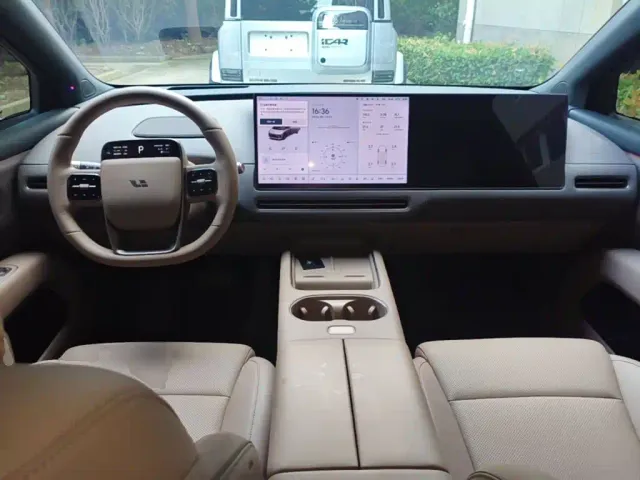 Li Auto i6 — Фото автомобиля 9