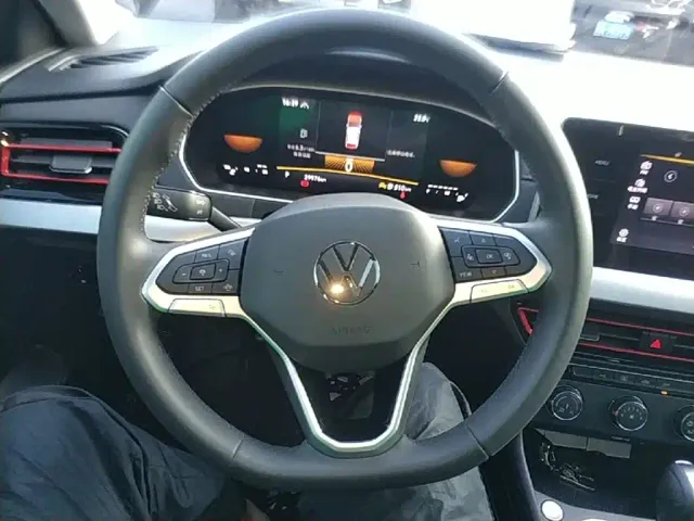 Volkswagen Lavida — Фото автомобиля 10