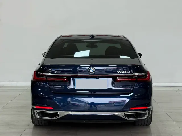 BMW 7 Series — Фото автомобиля 5