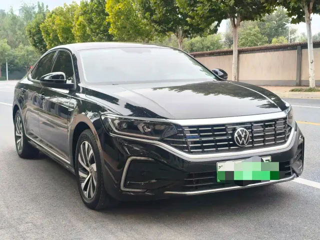 Volkswagen Passat — Фото автомобиля 2