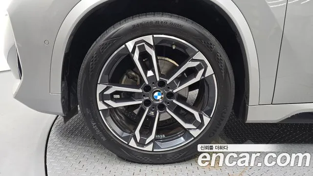 BMW X1 U11 — Фото автомобиля 5