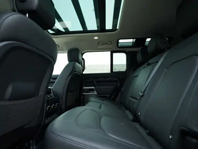 Land Rover Defender — Фото автомобиля 20