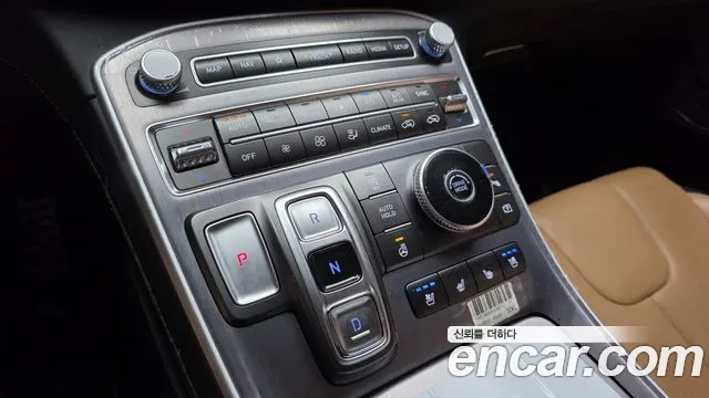 Hyundai Santafe Бензин 2.5T 2WD — Фото автомобиля 9