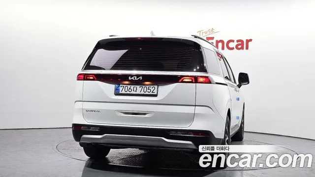 Kia Canival Carnival 4 поколение Дизель 11 мест Prestige — Фото автомобиля 4