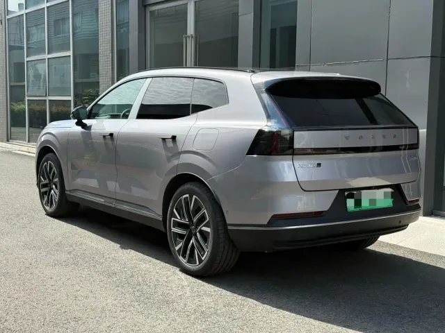 Volvo XC70 Plug-in Hybrid — Фото автомобиля 4