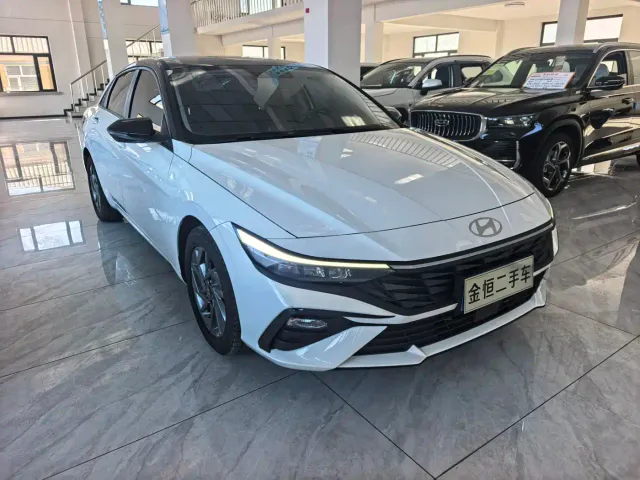 Hyundai Elantra — Фото автомобиля 3