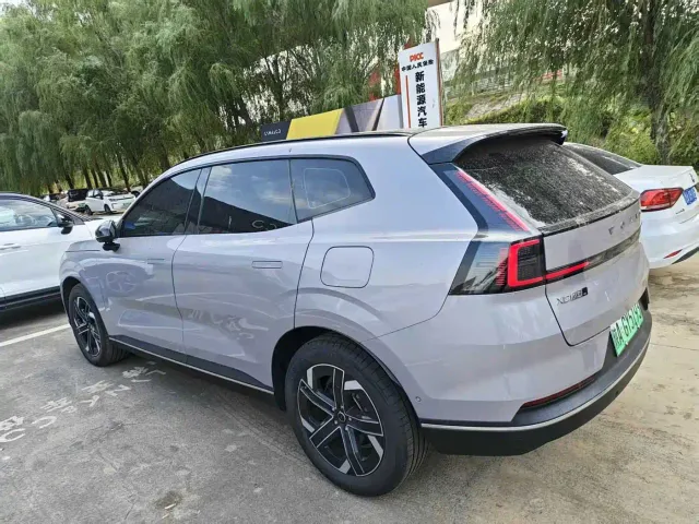 Volvo XC70 Plug-in Hybrid — Фото автомобиля 2