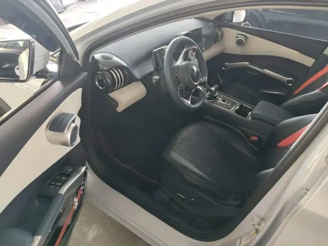 BYD Yuan PLUS — Фото автомобиля 15