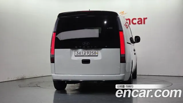 Hyundai Staria Staria L3.5 Lounge 7 мест — Фото автомобиля 4