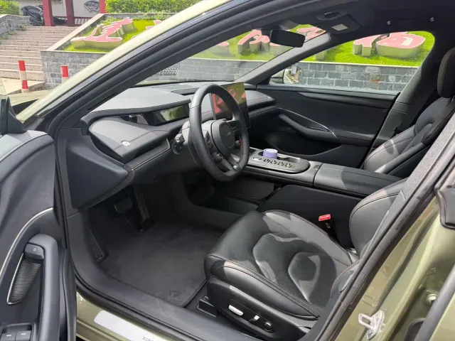 Xiaomi SU7 — Фото автомобиля 8