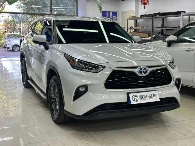 Toyota Highlander — Фото автомобиля 3