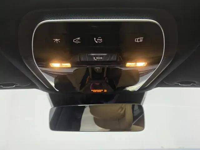 Mercedes-Benz E-Class — Фото автомобиля 24