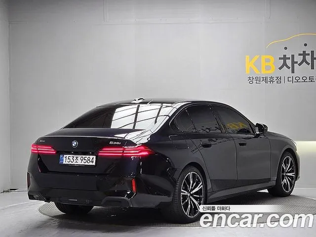 BMW 5 Series — Фото автомобиля 2