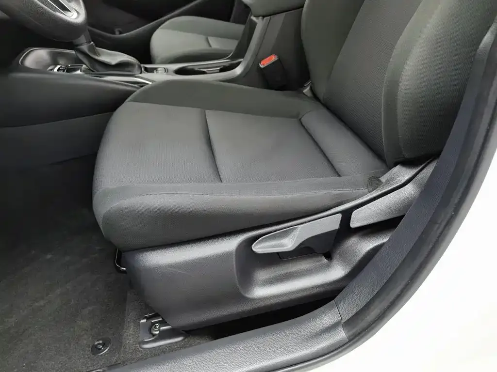 Toyota Levin 2024 Smart Hybrid 1.8L Leading Edition — Фото автомобиля 20