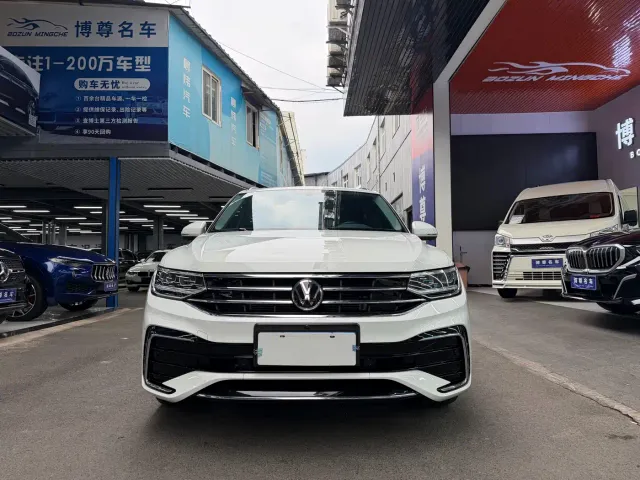 Volkswagen Tiguan L — Фото автомобиля 2