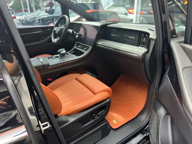 GAC Trumpchi M8 — Фото автомобиля 17