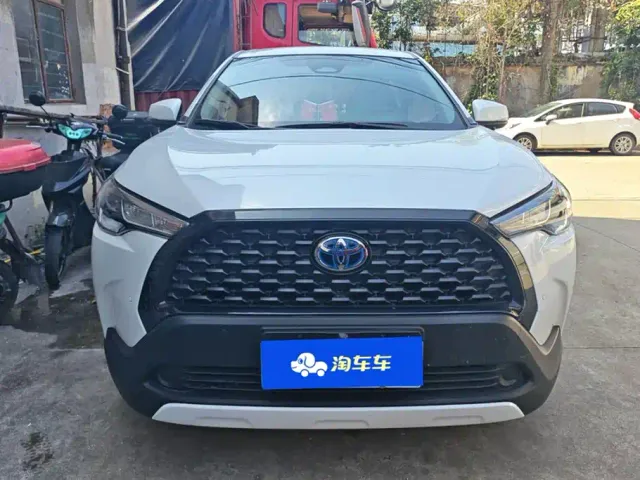 Toyota Corolla Cross — Фото автомобиля 2