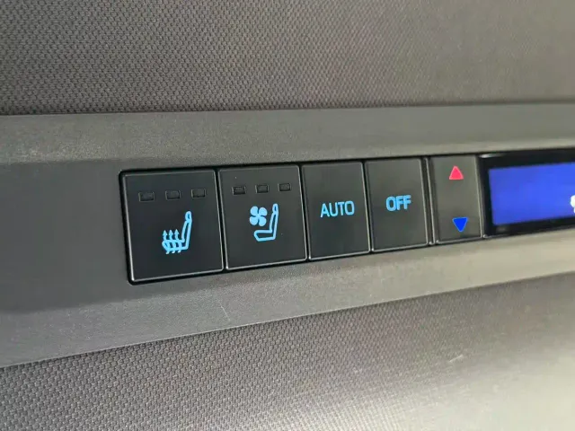 Toyota Sienna — Фото автомобиля 16