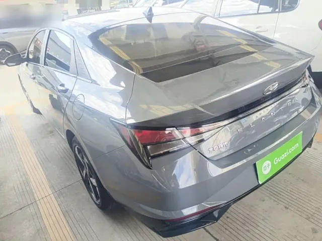 Hyundai Elantra — Фото автомобиля 4