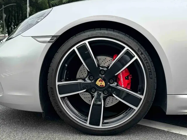 Porsche 718 — Фото автомобиля 5