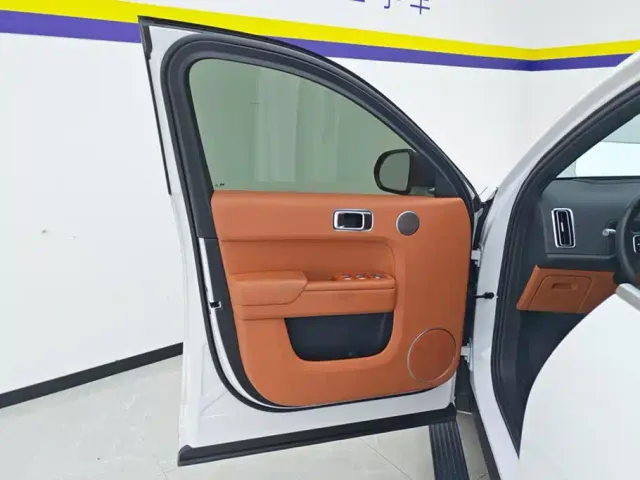 Li Auto L7 — Фото автомобиля 7