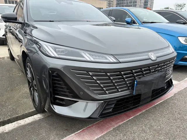 Changan Eado — Фото автомобиля 3
