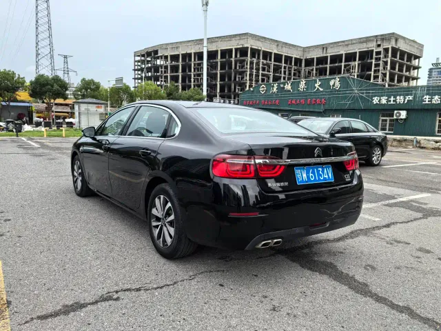 Citroen C6 — Фото автомобиля 4