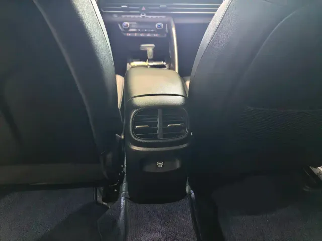 Hyundai Elantra — Фото автомобиля 12