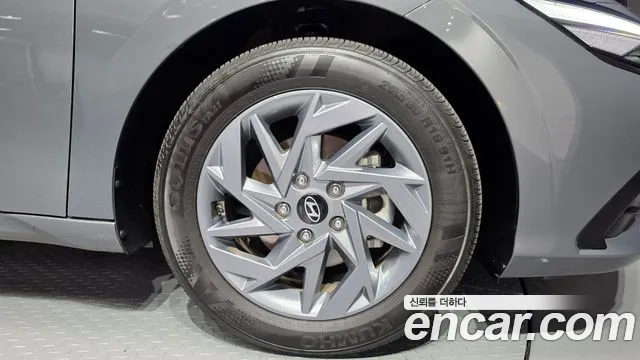Hyundai AVANTE Новый Avante (CN7) — Фото автомобиля 21