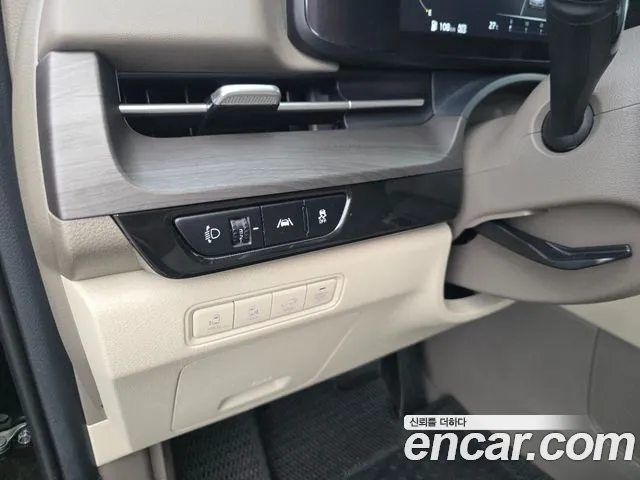 Kia Carnival Generation 4 — Фото автомобиля 15