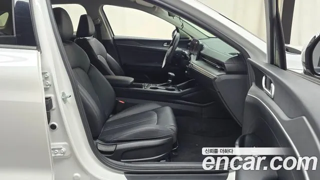 Kia K5 Новый K5 3 поколение 2.0 LPi(Для проката) — Фото автомобиля 26