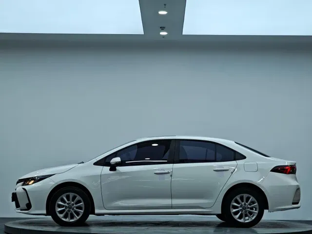 Toyota Corolla — Фото автомобиля 6