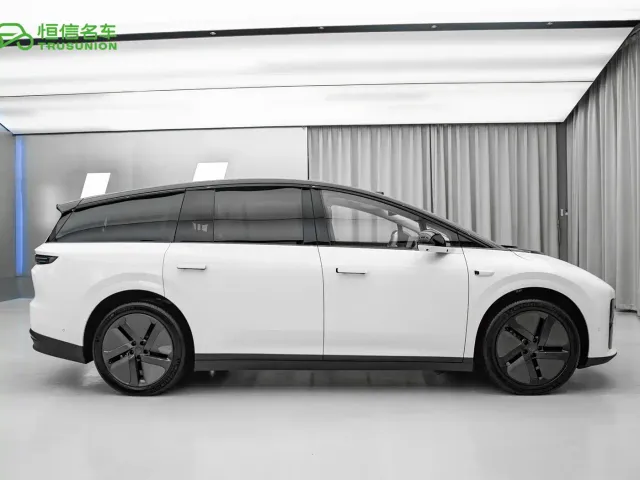 Li Auto i8 — Фото автомобиля 7