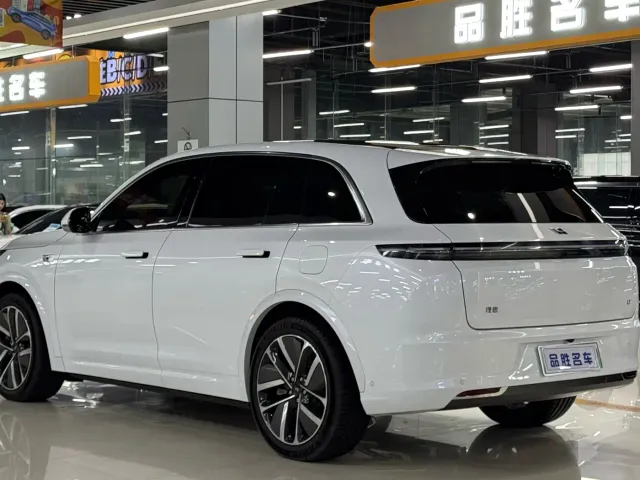 Li Auto L7 — Фото автомобиля 4