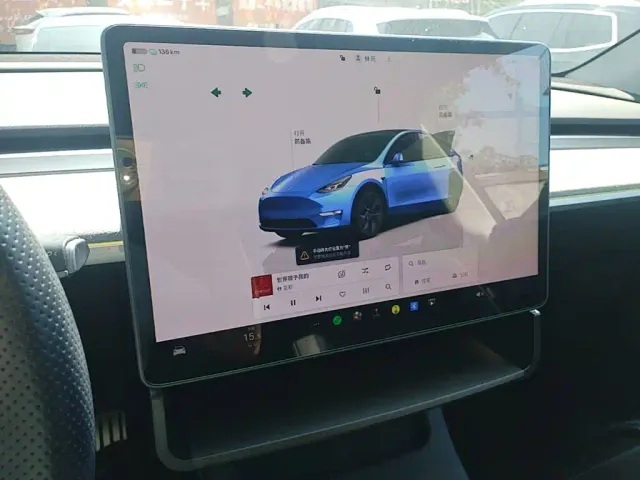 Tesla Model Y — Фото автомобиля 12
