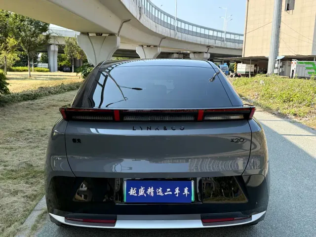 Lynk & Co Z20 — Фото автомобиля 4