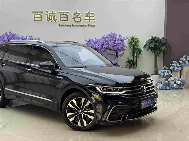 Volkswagen Tiguan L — Фото автомобиля 5