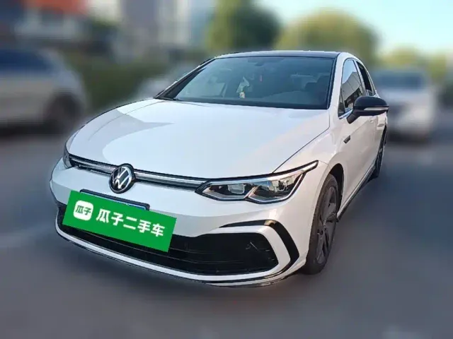 Фотография автомобиля — Volkswagen Golf