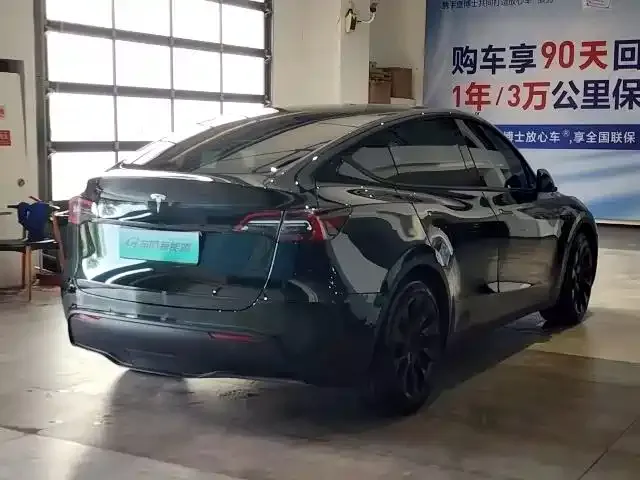 Tesla Model Y — Фото автомобиля 7