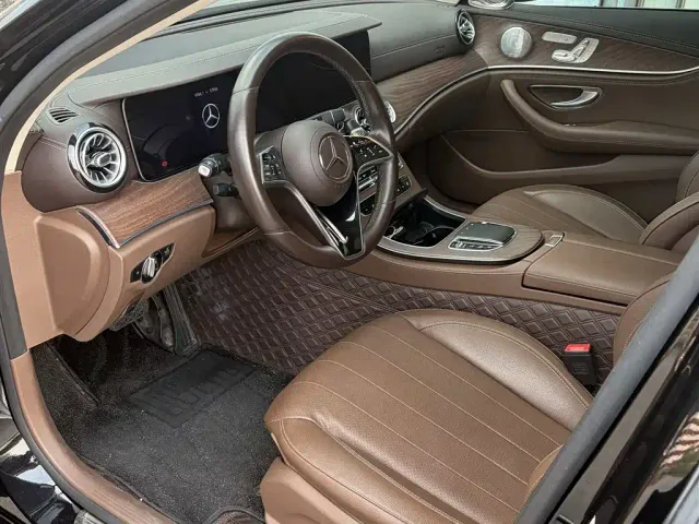 Mercedes-Benz E-Class — Фото автомобиля 4
